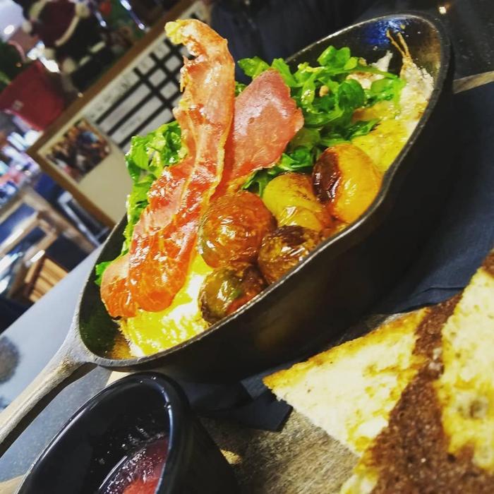 Social media post by itztli