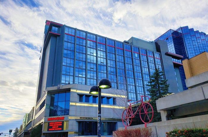 Social media post by harrahstahoe