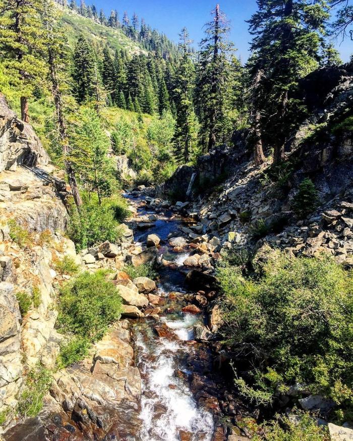 Social media post by roadtrips.usa